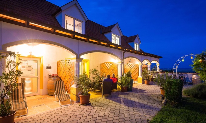 Morbisch am See Hotel | Appartementhaus Martina