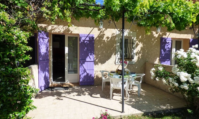 Avignon Hotel | AppartHotel Festival Sud Suites - Gare TGV