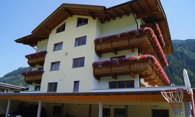 Uderns House | Apparthotel Stoanerhof