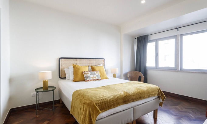 Santo Antonio Apartment | Apperol Lisbon Escape - by Misha's Place (2A)