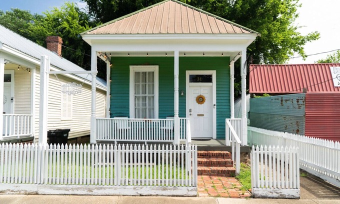 Columbus House | Apple cottage near downtown