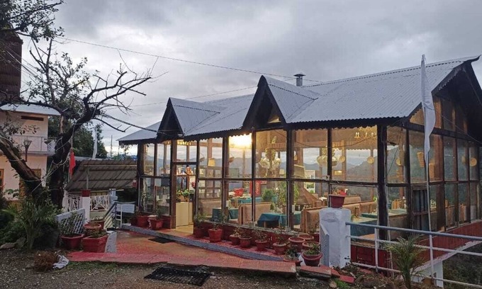 Kempty Range Hotel | Apple Orchard Resort