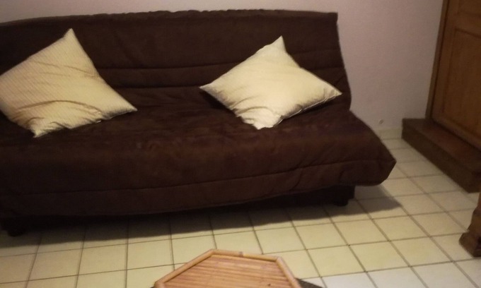 Le Taillan-Medoc Apartment | Appt Entierement Equipe EN Sous SOL Tres Calme. Petitjardin. Chauffage. Tram