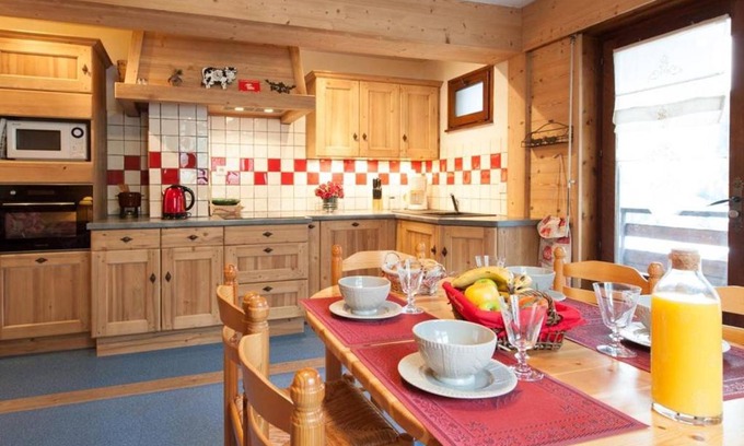 Le Grand-Bornand Apartment | Appt rénové 3 pièces, 6 couchages, proche centre, ascenseur, lave-vaisselle, lave-linge - FR-1-241-35