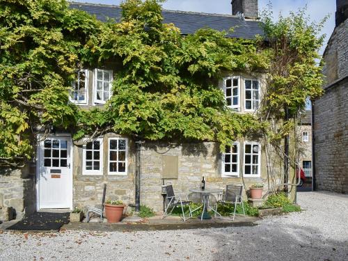 Youlgreave House | April Cottage