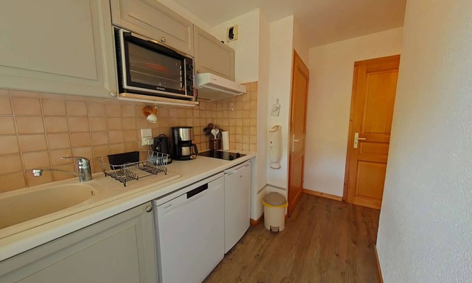 Le Grand-Bornand Apartment | Apt 2 rooms, 6 pers, near slopes, parking, pets allowed