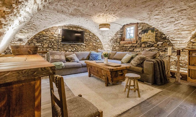 Les Alberts Apartment | Apt Ariel - a beautiful 3 bedroom apartment located in Les Alberts (Montgenevre)