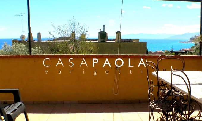 Varigotti Apartment | Apt seaview with garden and private parking.