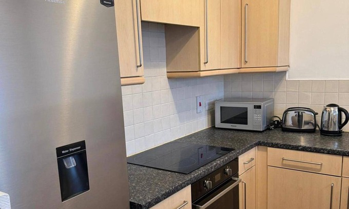 Cheetham Hill Apartment | Apt Sleeps5-parkg-netflix-near City Centre/etihad