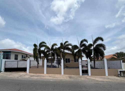 Sunset Heights House | Aqua Villa