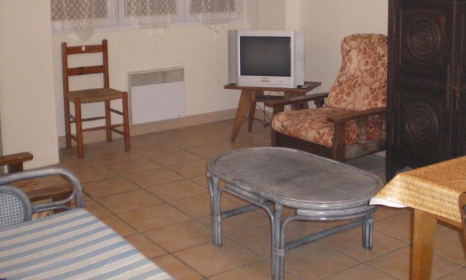 Moncoutant Apartment | Aquitaine