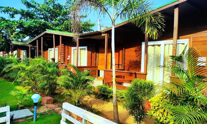 Arambol Hotel | Arambol Lake Resort
