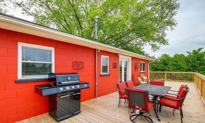 Ararat House | Ararat Home w/ Spacious Yard & Mountain Views!