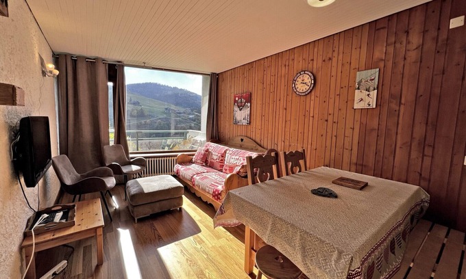 La Clusaz Apartment | Aravis 1500, apartment 11 - 2* ski-in ski-out for 6 people