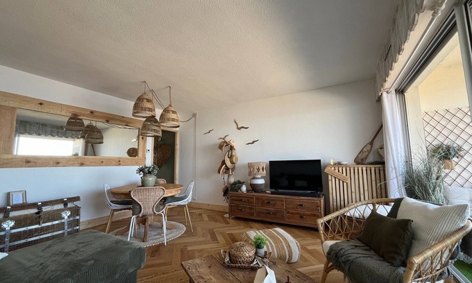 Arcachon Apartment | Arcachon - 2-Bedroom Apartment with Terrace, Sea View and Parking