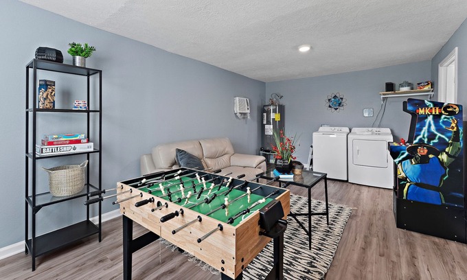 Pasadena House | 🏠 Arcade ❤️ Covered Pavilion ❤️ Sleep 7 in this 3 Bedroom 1 Bath Home 5 star hos