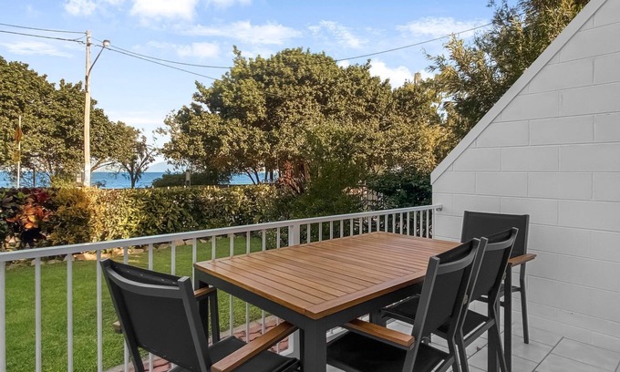 Arcadia Apartment | Arcadia Beach Unit 1 - Beachfront island Getaway