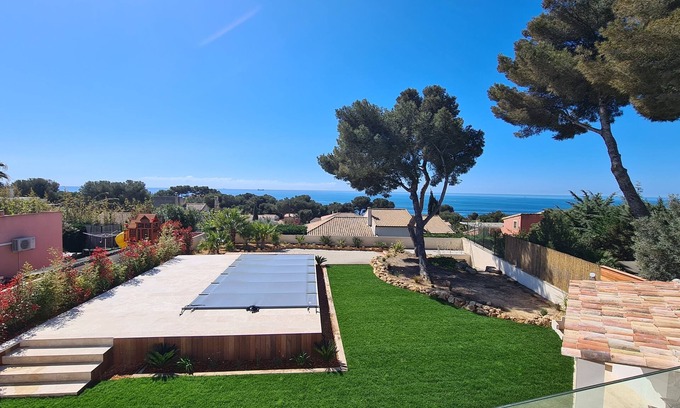 Carry-le-Rouet House | Architect-designed house with sea view 5 min. from beach and cove