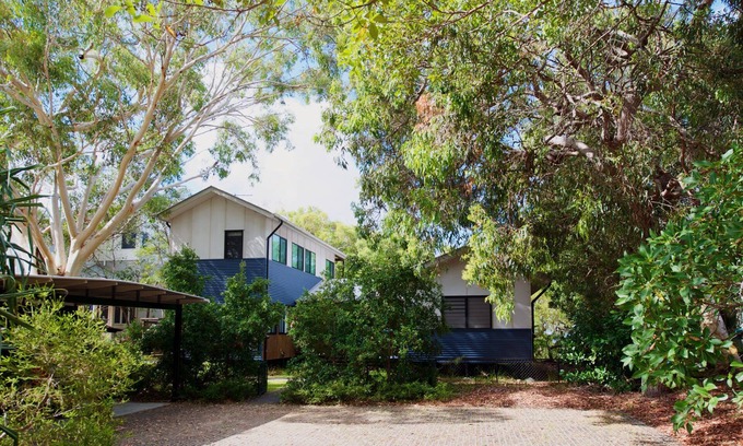 Point Lookout House | Architect designed 4 bedroom house, overlooking forest and ocean views.