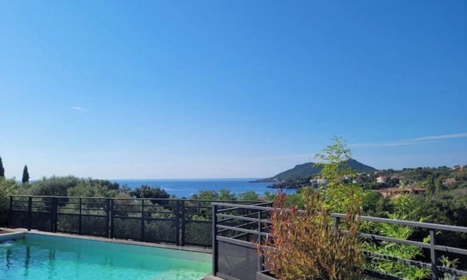 Agay Villa | Architect-designed villa overlooking Agay bay