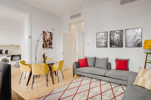 Santa Maria Maior Apartment | Architectural Gem in Baixa