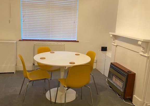 Northampton Apartment | Arcrom Luxury Suite