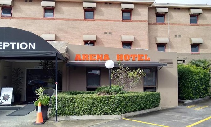 Greenacre Hotel | Arena Hotel (formerly Sleep Express Motel)