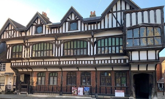 Southampton City Centre Apartment | Ares Apartment - The Flame of Town