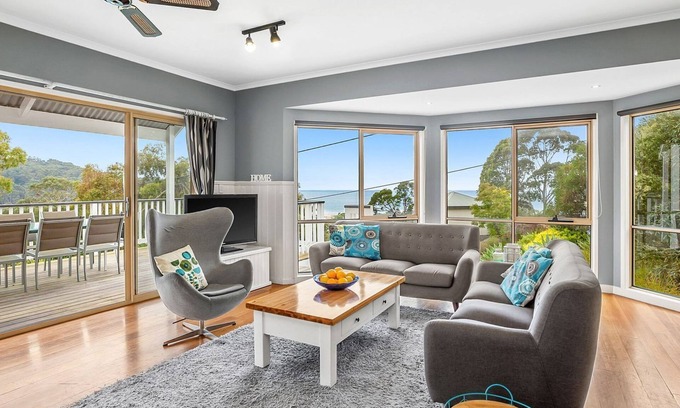 Lorne House | Argo - Family Fun, Table Tennis, Basketball, Air-Con, Unlimited WIFI!