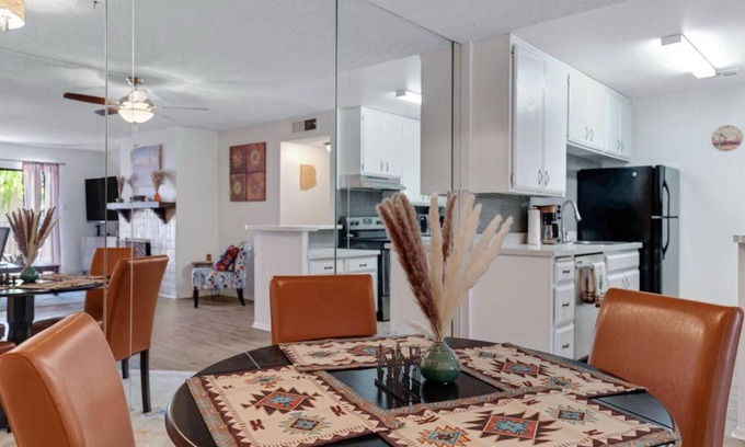 Camelback East Condo | ARIZONA SOUTHWEST DECOR - BETWEEN PHOENIX AND OLD TOWN SCOTTSDALE AT SPENGLER CONDOS by RedAwning