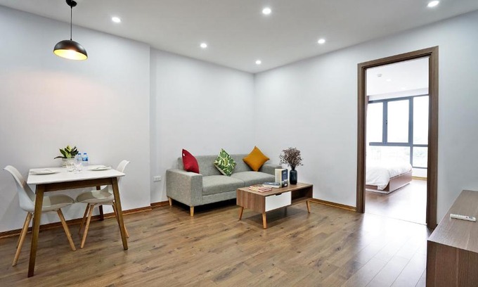 Nhat Tan Apartment | ARL Trinh Cong Son Hotel