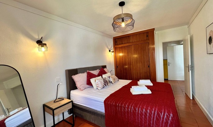 Alporchinhos Apartment | ARMAÇÃO DE PÊRA BRIGHTNESS 2 WITH POOL by HOMING