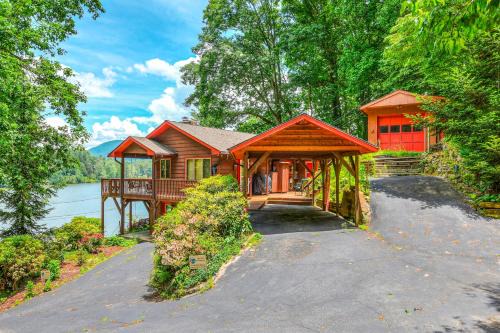Lake Junaluska House | Armstrong House & Apartment