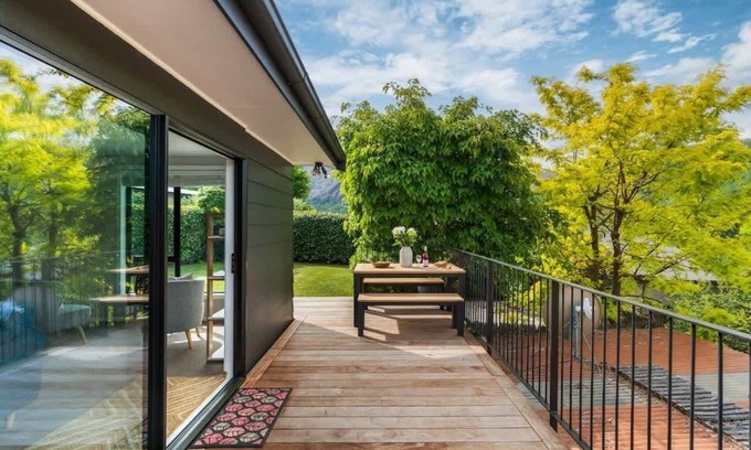 Arrowtown House | Arrowtown Charm | BBQ | Wood fireplace