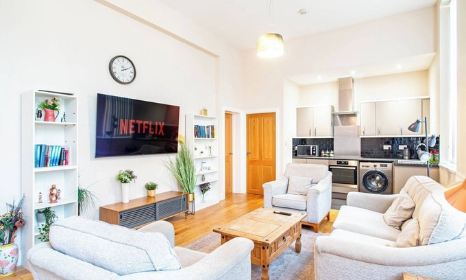 Sheffield Apartment | Art Deco 1-Bedroom Apartment in Sheffield
