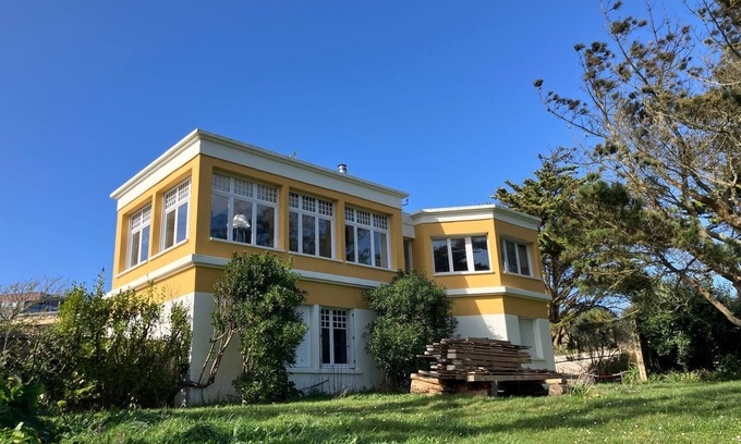 Camaret-sur-Mer House | ART DECO VILLA WITH GARDEN, DIRECT ACCESS TO THE BEACH