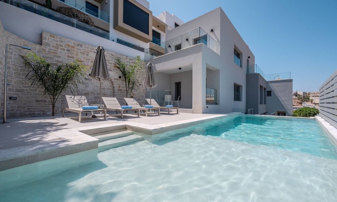 Rethymno Villa | ArtCotel luxury villa,near beach and all amenities