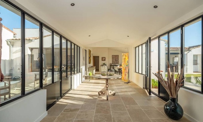 Sainte-Marie-de-Re House | Artist villa in the heart of la Noue