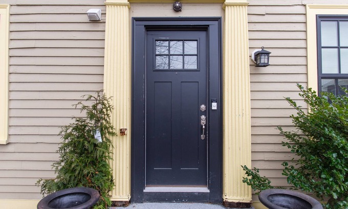 Salem House | Artistic Historical home, walkDT