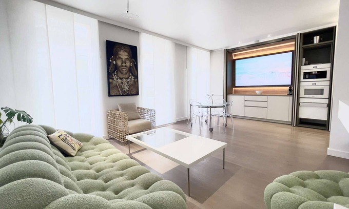 Cannes City Centre Apartment | Arundel Croisette - 100m Beach Palais - Free Parking AC Fibre