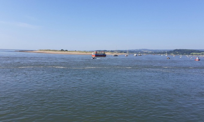 Dawlish Apartment | As close to the beach as you can possibly get ! uninterrupted estuary views