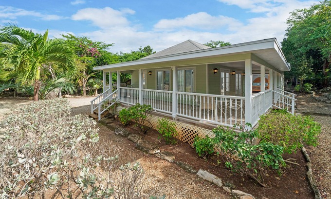 Great Exuma Villa | As Featured on Bahamas Life; Enjoy Beach, Pool, Sun!