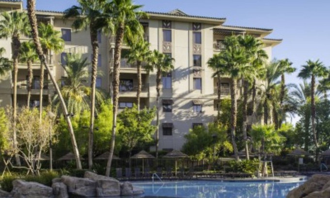 Las Vegas Resort | As low as $59/nt CES weekend special at Tahiti Village - 4 guests on the Strip