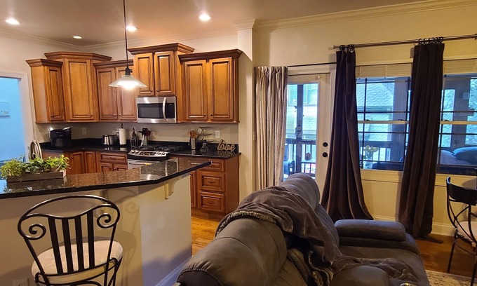 Asheville House | Asheville 5 Star Luxury Home in Great Location 5 min to Biltmore Downtown & more
