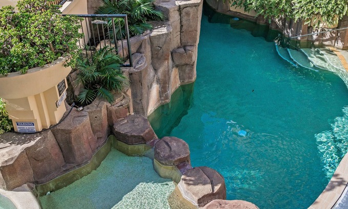 Mooloolaba Apartment | Asiatic Suite at Nautilus Mooloolaba