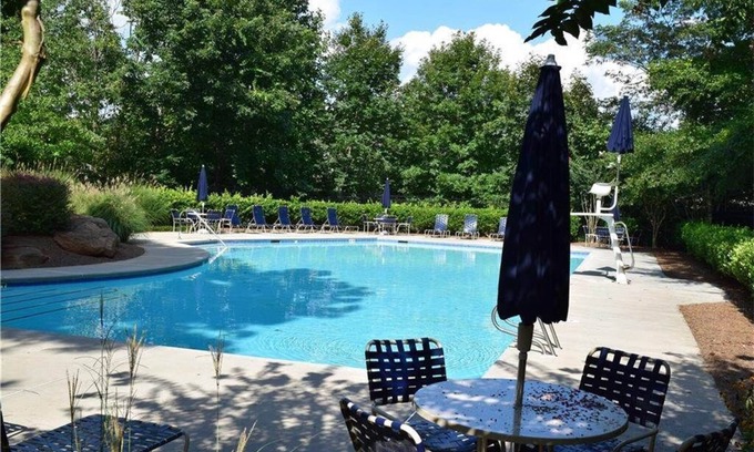 Stone Mountain House | Ask about our special rates for Traveling Nurses & Medical Professional/Student!