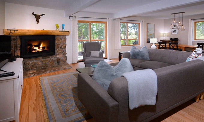 Crested Butte Condo | Aspen at Outrun, Great renovated 3 BR, Hot tub