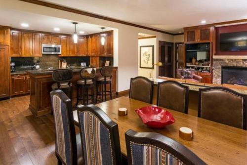Aspen Apartment | Aspen Ritz Carlton 2 Bedroom Residence Club Condo