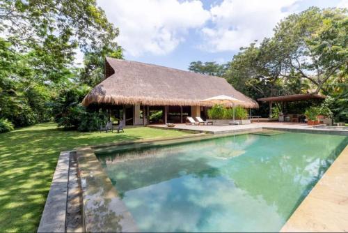 Anapoima Apartment | Astonishing 5BR Villa at Mesa de Yeguas