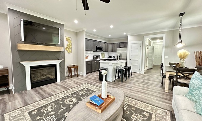 Judson House | Astonishing Averill GVL!